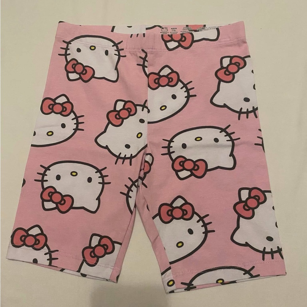 Never worn. Smoke and pet free home